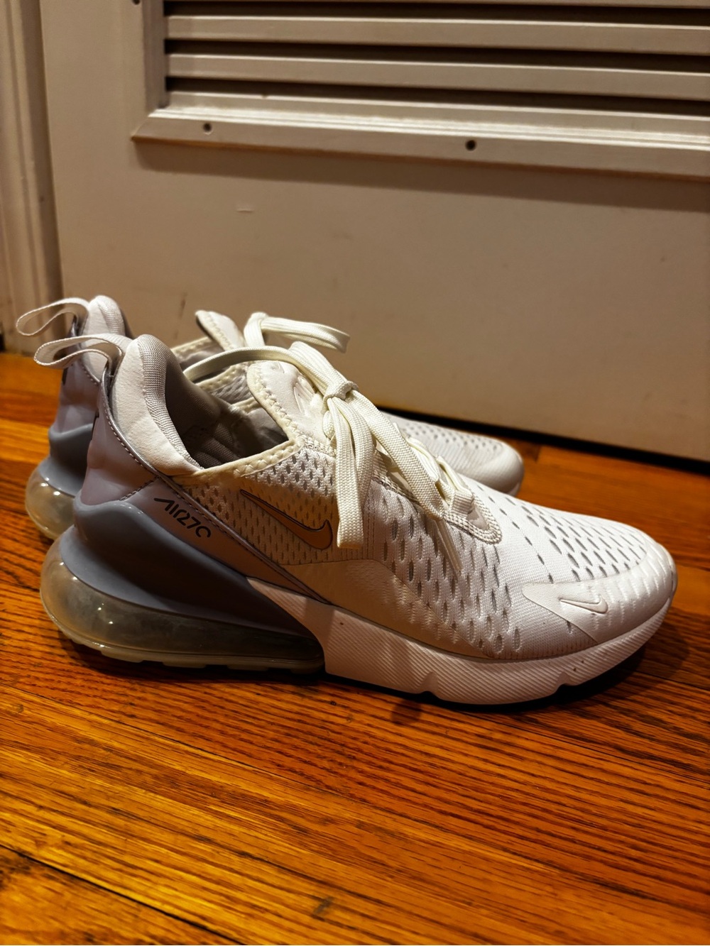 Nike Women’s Air Max 270 Sneakers in White and Light Gray - Picture 4 of 5